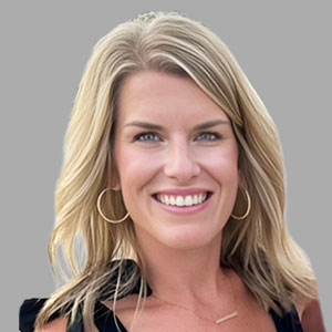 Amy Thompson Headshot