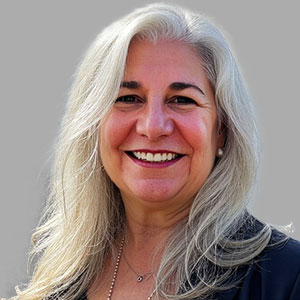 Rita Kriss Headshot
